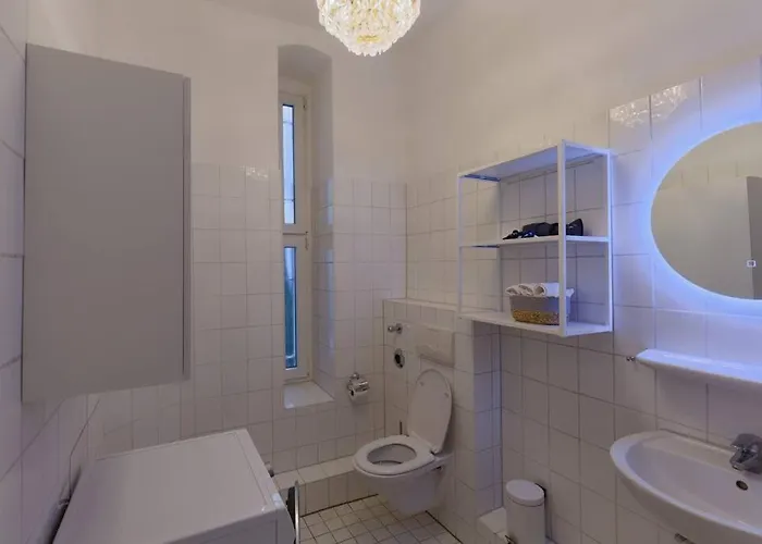 2 Neben Warschauer Platz Und Spree