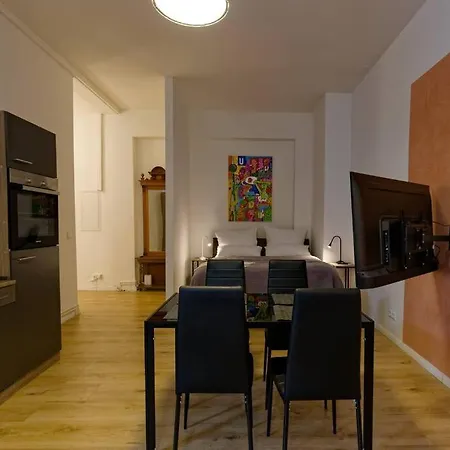 2 Neben Warschauer Platz Und Spree *